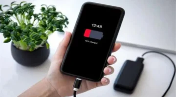 ترك الهاتف مشحونًا طوال الليل يؤثر على عمر البطارية بشكل سلبي